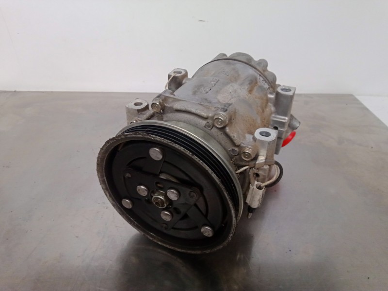 Recambio de compresor aire acondicionado para dacia sandero stepway referencia OEM IAM 8200866443-6111907145-SD7V16-SANDEN  