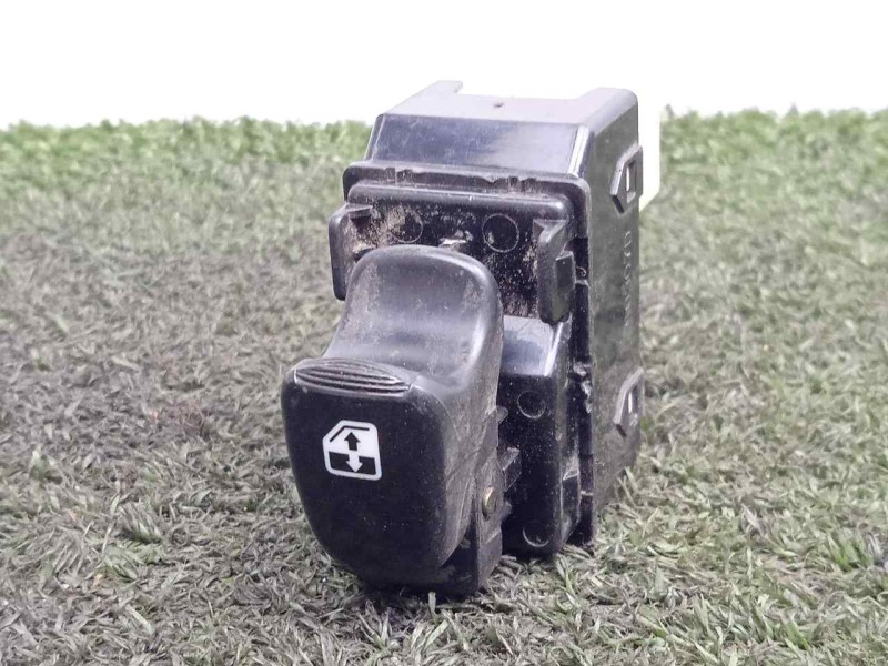 Recambio de mando elevalunas delantero izquierdo para hyundai accent (lc) crdi gl referencia OEM IAM 50307D  