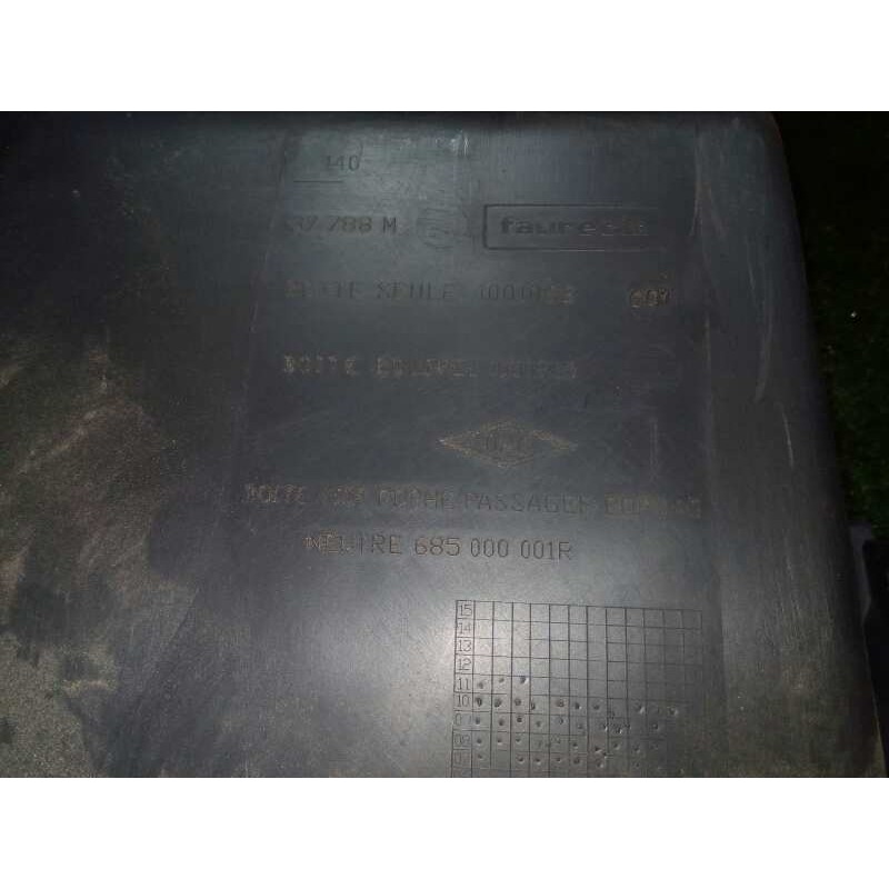 Recambio de guantera para renault laguna iii 1.5 dci diesel referencia OEM IAM 685000001R FAURECIA 