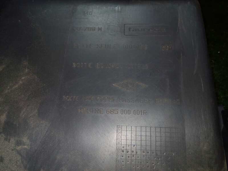 Recambio de guantera para renault laguna iii 1.5 dci diesel referencia OEM IAM 685000001R FAURECIA 