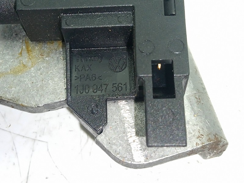 Recambio de palanca freno de mano para seat ibiza (6p1) 1.2 tsi referencia OEM IAM 6P0711461A  