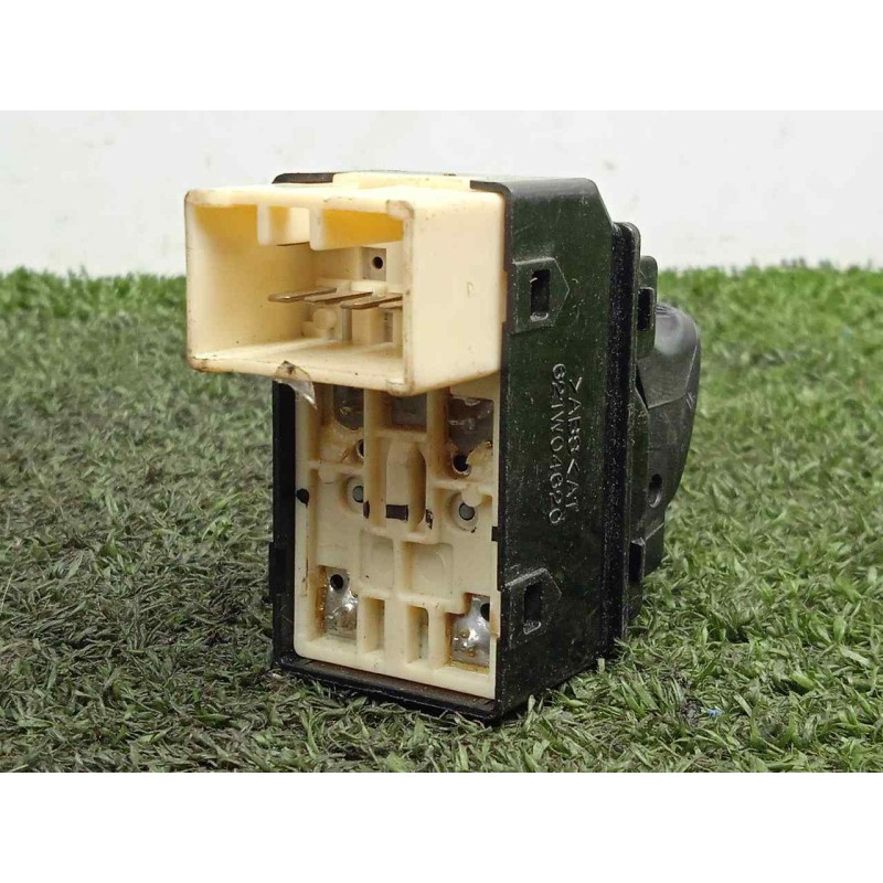 Recambio de mando elevalunas trasero derecho para hyundai accent (lc) crdi gl referencia OEM IAM 50304D  