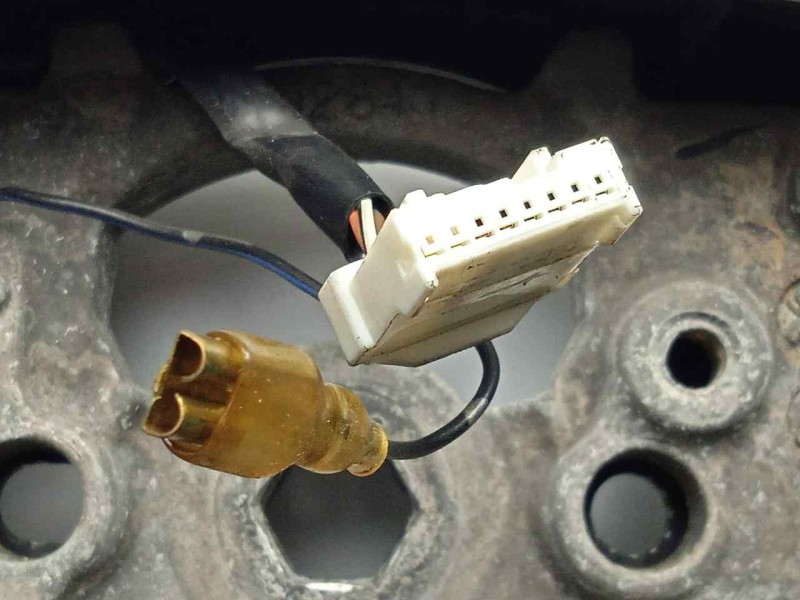 Recambio de volante para mazda 3 berlina (bk) 1.6 16v cat referencia OEM IAM  CUERO 