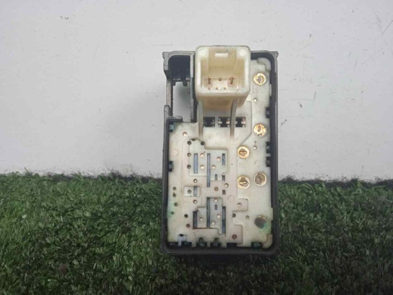 Recambio de mando elevalunas trasero derecho para toyota prius (nhw30) 1.8 16v cat referencia OEM IAM  5.PINES 