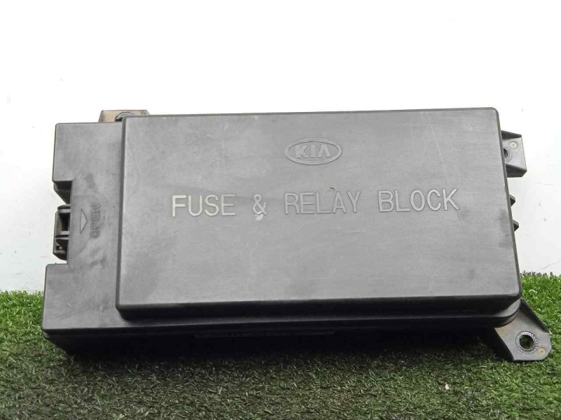 Recambio de caja reles / fusibles para kia carnival ii 2.9 crdi cat referencia OEM IAM 0K53H66760  