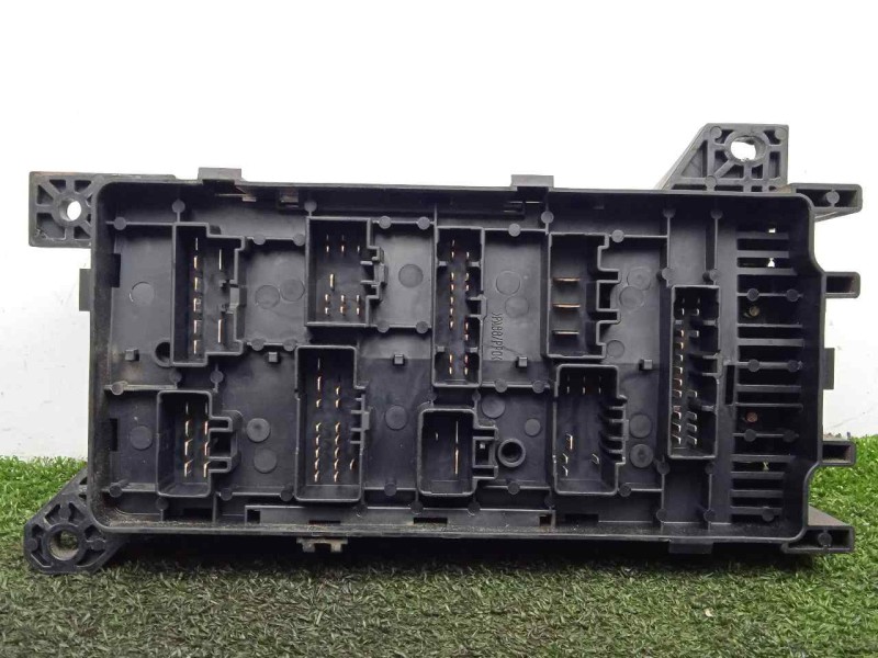 Recambio de caja reles / fusibles para kia carnival ii 2.9 crdi cat referencia OEM IAM 0K53H66760  