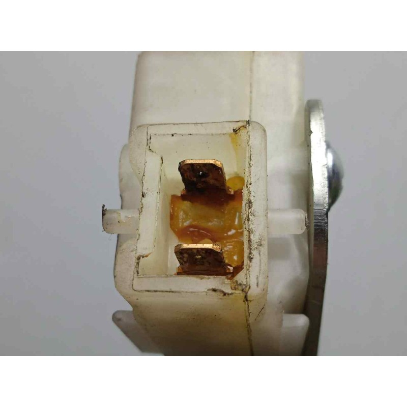 Recambio de cerradura puerta lateral derecha para iveco daily ka 3.0 diesel cat referencia OEM IAM SINREFERENCIA  