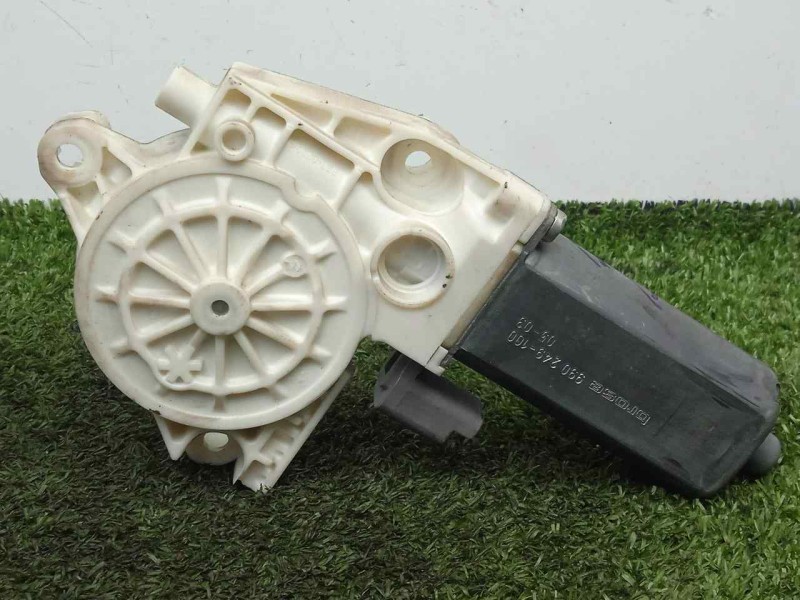 Recambio de motor elevalunas delantero derecho para peugeot 307 (s1) 1.6 16v hdi referencia OEM IAM 0130822021  