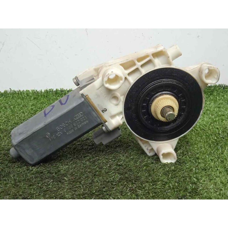 Recambio de motor elevalunas delantero derecho para peugeot 307 (s1) 1.6 16v hdi referencia OEM IAM 0130822021  