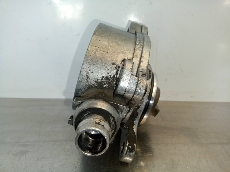 Recambio de depresor freno / bomba vacio para opel movano 2.2 dti referencia OEM IAM 8200102535-A050132  