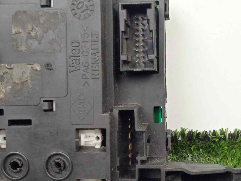 Recambio de mando limpia para renault scenic ii 1.5 dci diesel referencia OEM IAM  MANDO RADIO LIMPIA TRASERO
