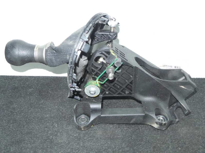 Recambio de palanca cambio para toyota auris 1.4 turbodiesel cat referencia OEM IAM   