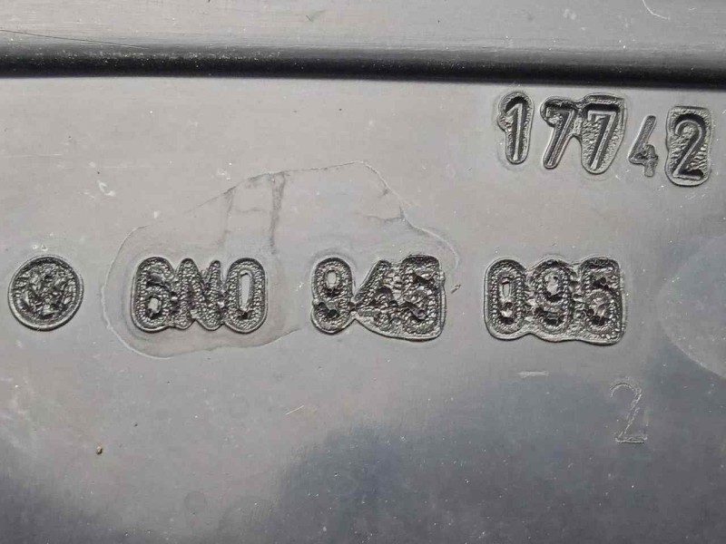 Recambio de piloto trasero izquierdo para volkswagen polo berlina (6n1) 1.4 referencia OEM IAM 6N0945095 95-00 AMBAR