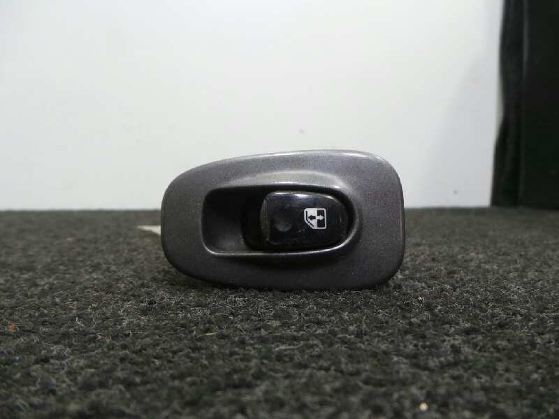 Recambio de mando elevalunas trasero derecho para hyundai accent (lc) 1.3 cat referencia OEM IAM   5 PINES