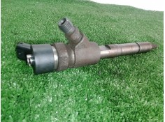 Recambio de inyector para toyota corolla (e12) 1.4 turbodiesel cat referencia OEM IAM 0445110227-2367033040 BOSCH 2.PINES