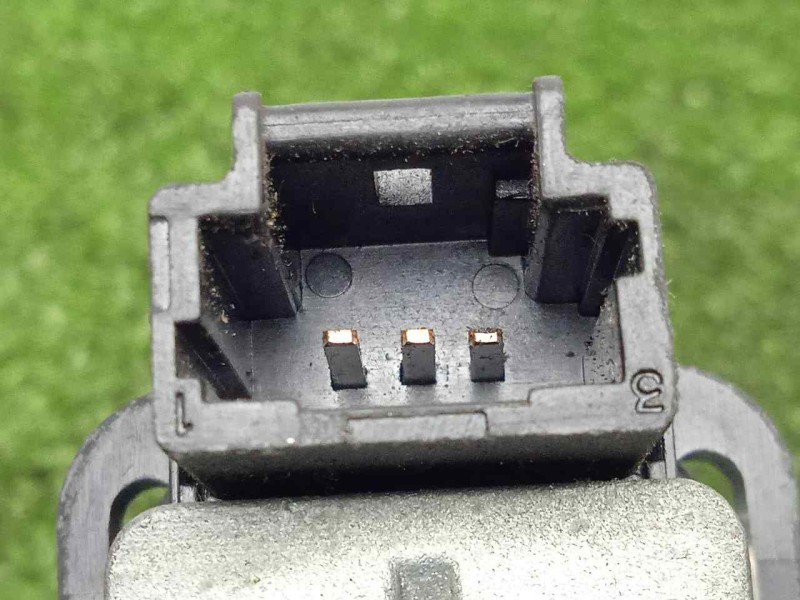 Recambio de conmutador de arranque para peugeot 207 1.4 hdi referencia OEM IAM 36393600 3.PINES 