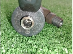 Recambio de inyector para toyota corolla (e12) 1.4 turbodiesel cat referencia OEM IAM 0445110227-2367033040 BOSCH 2.PINES 2