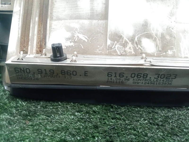 Recambio de cuadro instrumentos para volkswagen polo berlina (6n1) 1.9 diesel referencia OEM IAM 6N0919860E  