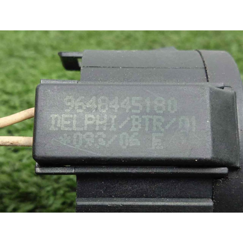 Recambio de antena para peugeot 207 1.4 hdi referencia OEM IAM 9648445190  