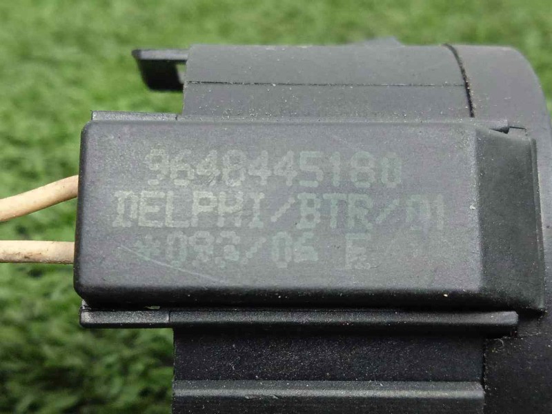 Recambio de antena para peugeot 207 1.4 hdi referencia OEM IAM 9648445190  