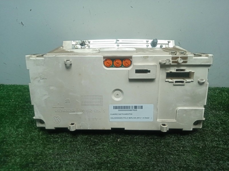 Recambio de cuadro instrumentos para volkswagen polo berlina (6n1) 1.9 diesel referencia OEM IAM 6N0919860E  