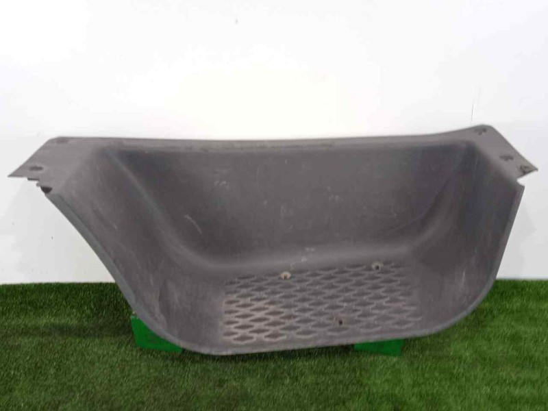 Recambio de moldura para iveco daily ka 3.0 diesel cat referencia OEM IAM 351000500-500312439-5801257175  