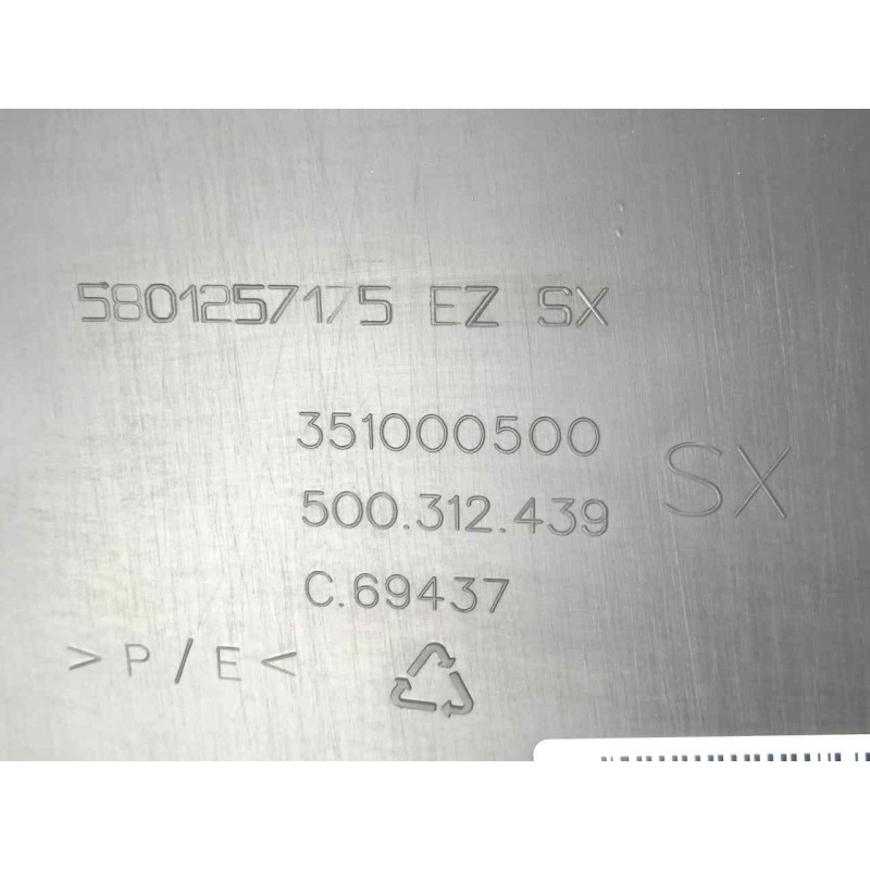 Recambio de moldura para iveco daily ka 3.0 diesel cat referencia OEM IAM 351000500-500312439-5801257175  