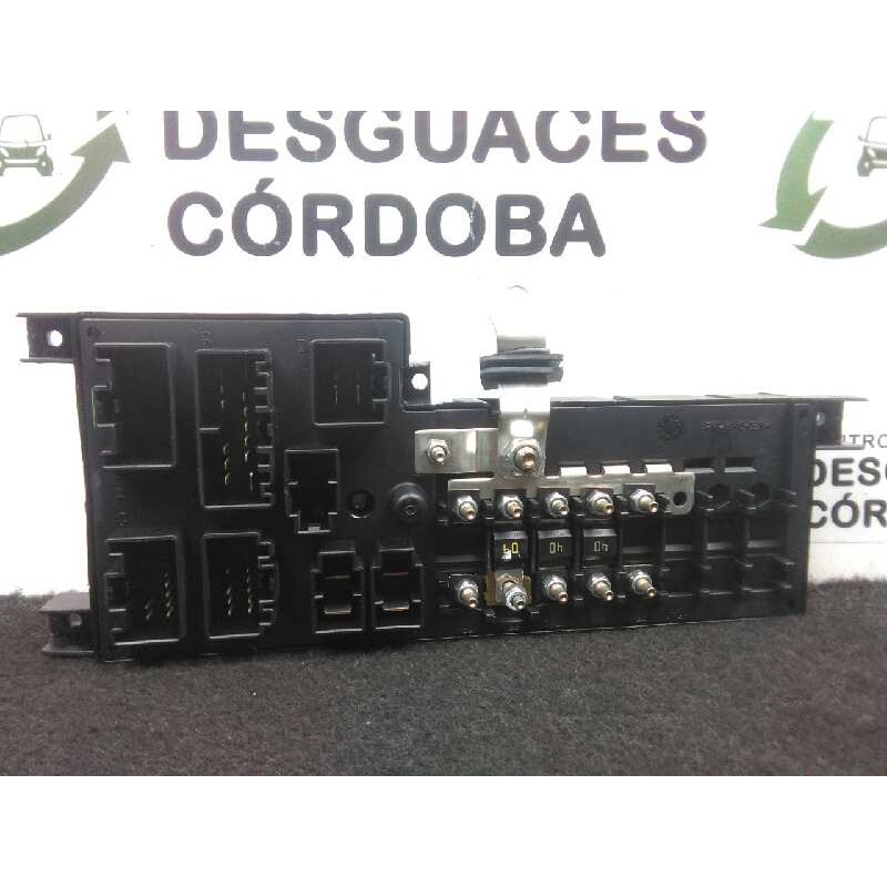 Recambio de caja reles / fusibles para volvo v70 familiar 2.4 cat referencia OEM IAM 30728008-518829106  