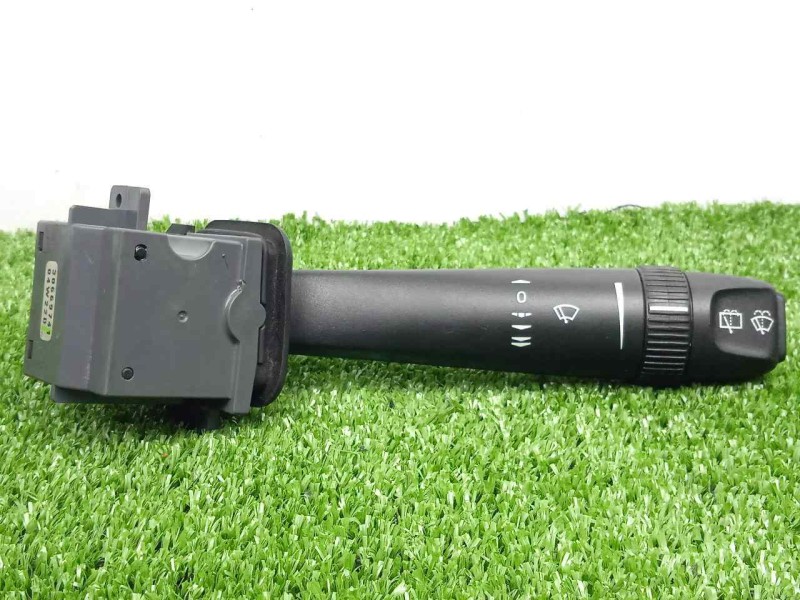 Recambio de mando limpia para volvo v70 familiar 2.4 cat referencia OEM IAM 30669741  