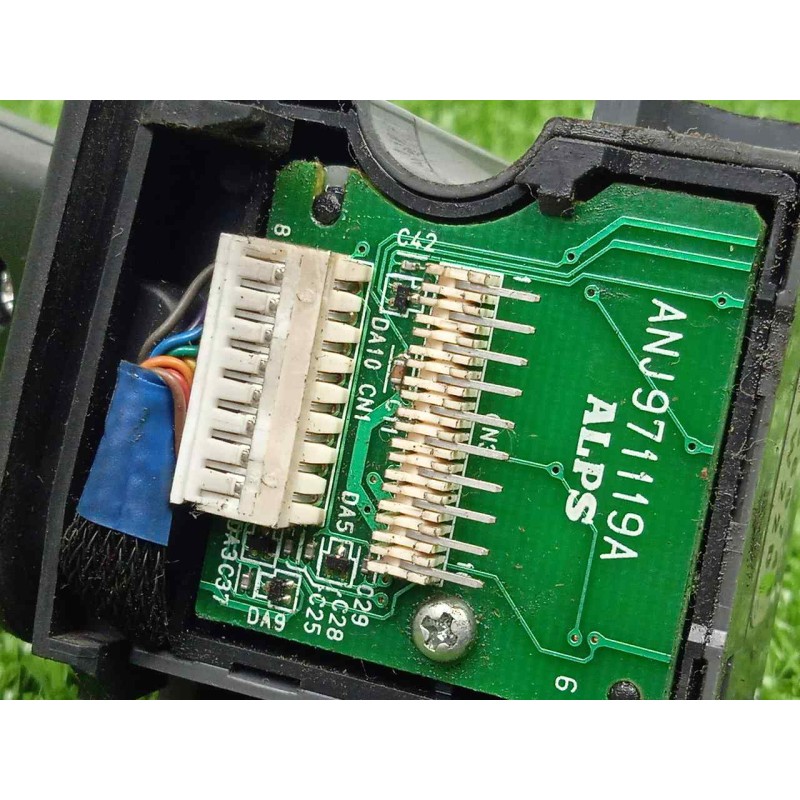 Recambio de mando limpia para volvo v70 familiar 2.4 cat referencia OEM IAM 30669741  