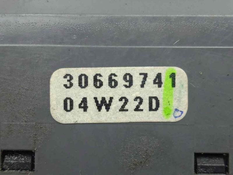 Recambio de mando limpia para volvo v70 familiar 2.4 cat referencia OEM IAM 30669741  