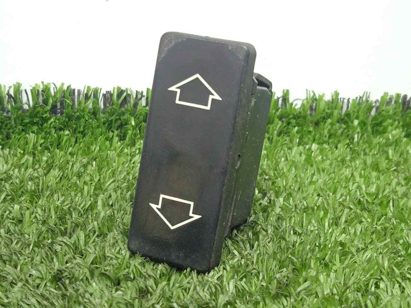 Recambio de mando elevalunas delantero izquierdo para peugeot 205 berlina 1.4 referencia OEM IAM  5.PINES 