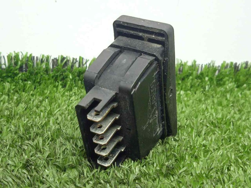Recambio de mando elevalunas delantero izquierdo para peugeot 205 berlina 1.4 referencia OEM IAM  5.PINES 