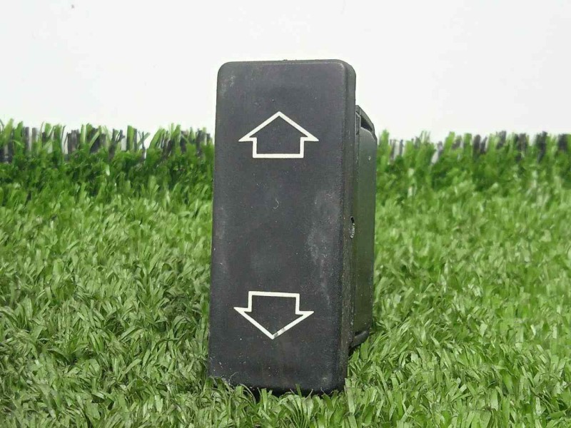 Recambio de mando elevalunas delantero izquierdo para peugeot 205 berlina 1.4 referencia OEM IAM  5.PINES 