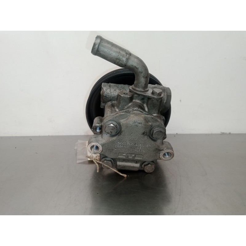 Recambio de bomba direccion para ford fiesta (cbk) 1.4 tdci cat referencia OEM IAM 2S6C3A696DD  