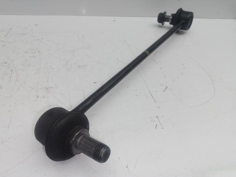 Recambio de bieleta estabilizadora delantera derecha para kia rio 1.2 cat referencia OEM IAM   