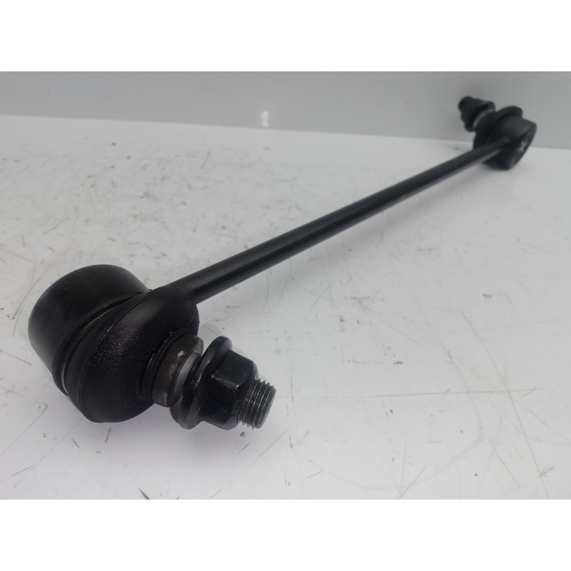 Recambio de bieleta estabilizadora delantera izquierda para kia rio 1.2 cat referencia OEM IAM   