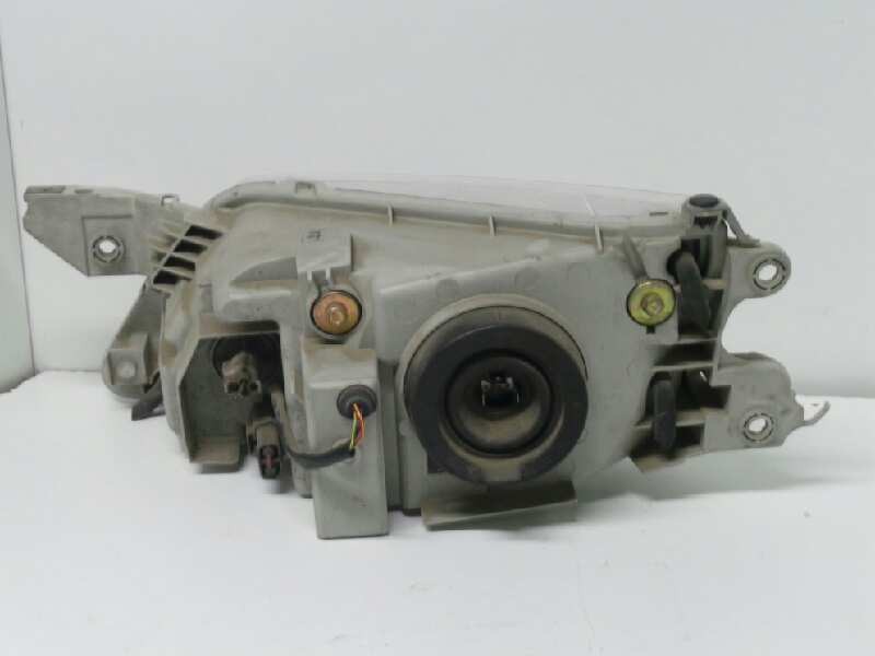 Recambio de faro derecho para mazda premacy (cp) 2.0 cat referencia OEM IAM   
