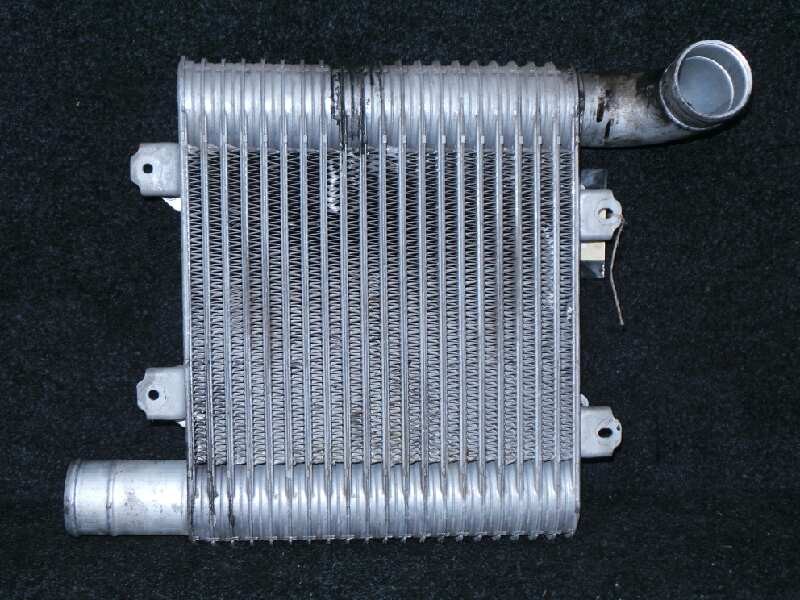 Recambio de intercooler para kia carens 2.0 crdi referencia OEM IAM 2827127350  MANDO