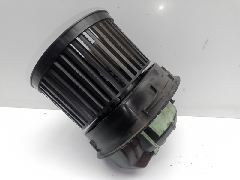 Recambio de motor calefaccion para peugeot 308 1.6 hdi fap referencia OEM IAM T1011131B VALEO 2.PINES