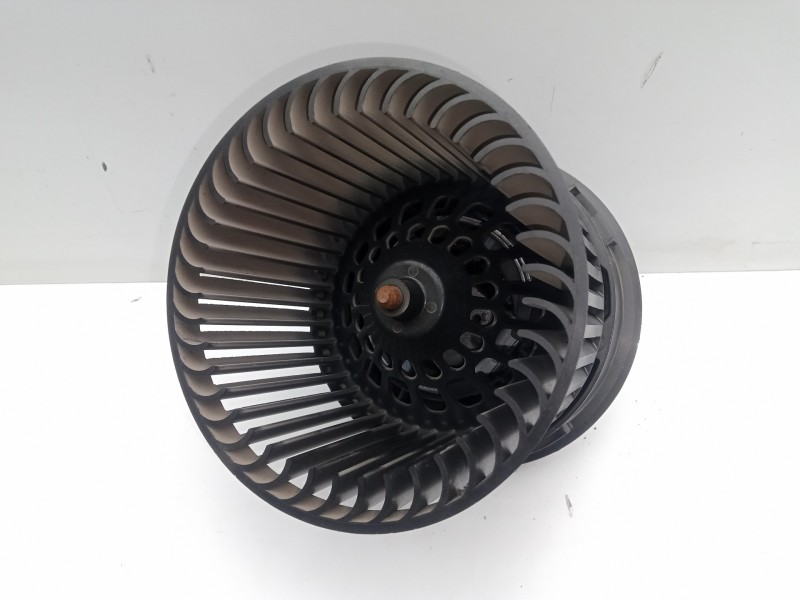 Recambio de motor calefaccion para peugeot 308 1.6 hdi fap referencia OEM IAM T1011131B VALEO 2.PINES