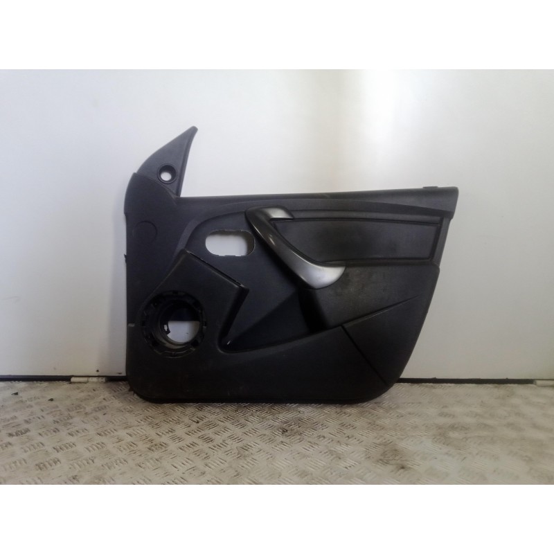 Recambio de guarnecido puerta delantera derecha para dacia duster 1.5 dci diesel fap cat referencia OEM IAM   