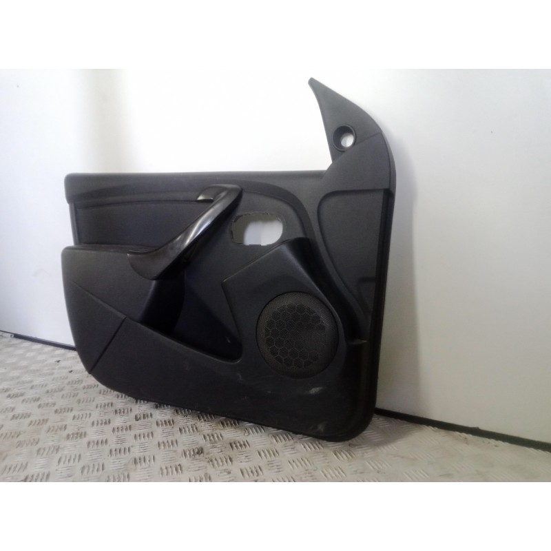 Recambio de guarnecido puerta delantera izquierda para dacia duster 1.5 dci diesel fap cat referencia OEM IAM   