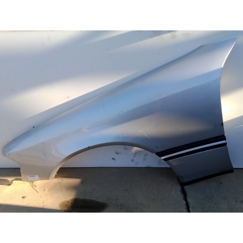 Recambio de aleta delantera izquierda para mercedes-benz clase c (w202) berlina 2.5 diesel cat referencia OEM IAM   