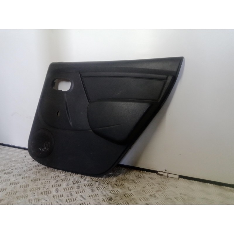Recambio de guarnecido puerta trasera derecha para dacia duster 1.5 dci diesel fap cat referencia OEM IAM   