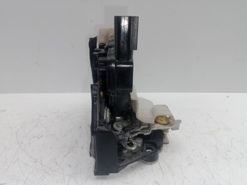 Recambio de cerradura puerta trasera izquierda para kia rio 1.2 cat referencia OEM IAM  4.PINES 