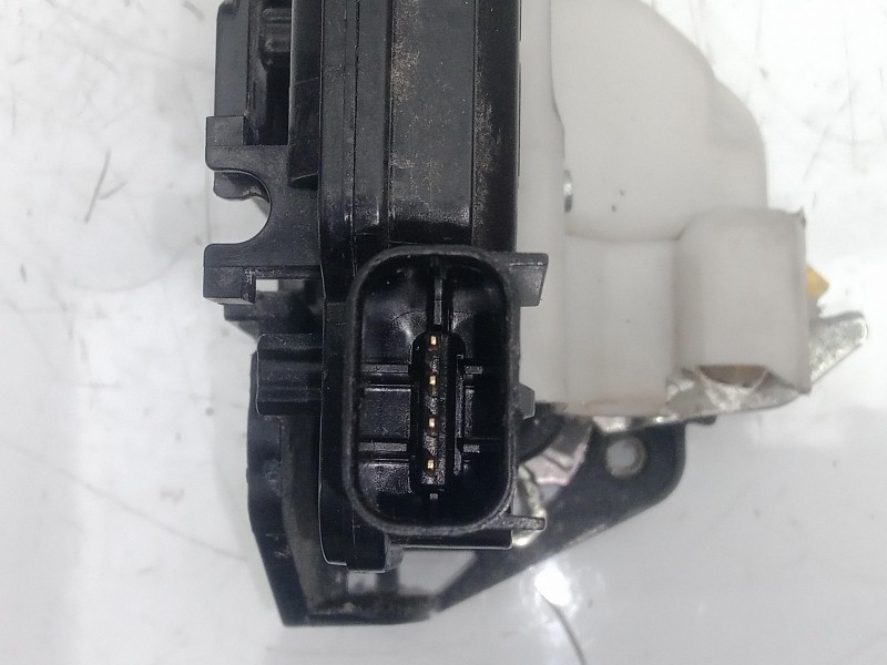 Recambio de cerradura puerta trasera izquierda para kia rio 1.2 cat referencia OEM IAM  4.PINES 
