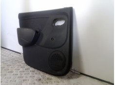 Recambio de guarnecido puerta trasera izquierda para dacia duster 1.5 dci diesel fap cat referencia OEM IAM    2