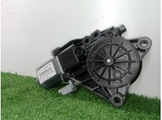 Recambio de motor elevalunas trasero izquierdo para hyundai i30 1.6 crdi cat referencia OEM IAM 834502R000  