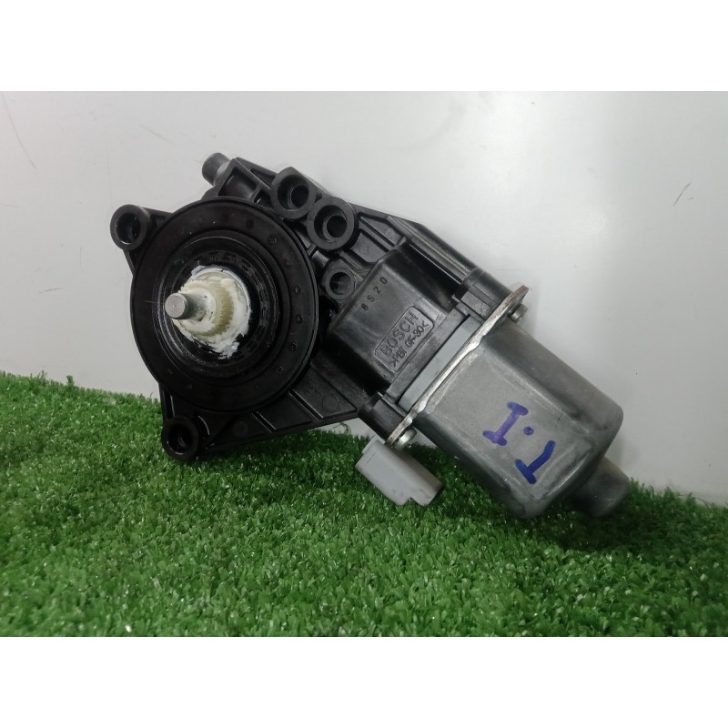 Recambio de motor elevalunas trasero izquierdo para hyundai i30 1.6 crdi cat referencia OEM IAM 834502R000  